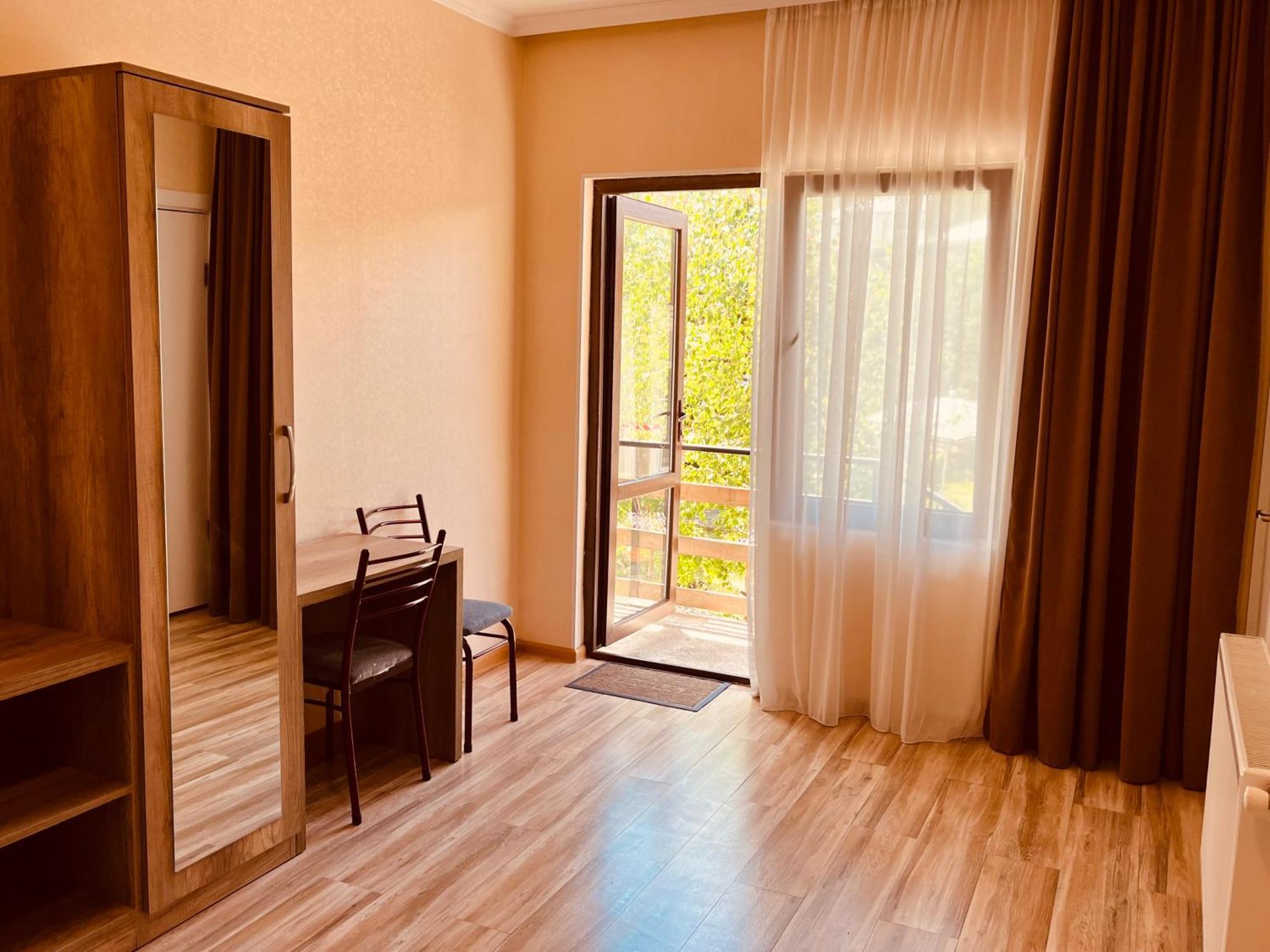 Soso Burduli'S Guesthouse كازباجي المظهر الخارجي الصورة